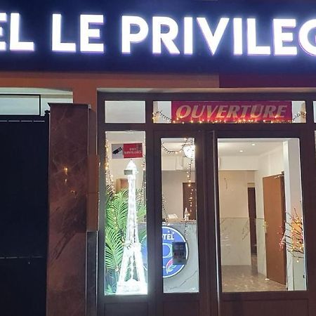 Hotel Le Privilege لا كورناوْف المظهر الخارجي الصورة